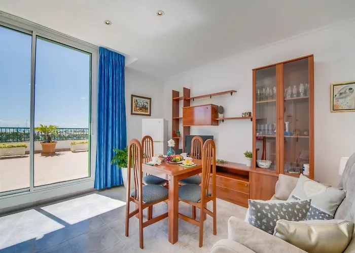Apartment With Sea View From Terrace